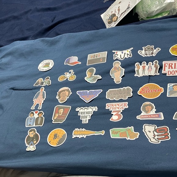 Stranger Things 42 Stickers - Picture 3 of 9